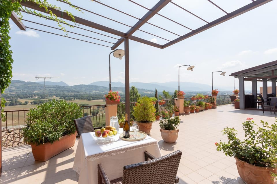 View (from property/room), Balcony/Terrace