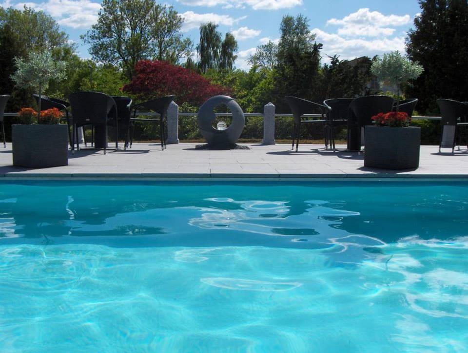 Swimming pool, Swimming pool