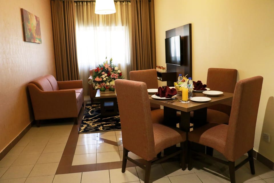 Communal lounge/ TV room, Living room, Seating area