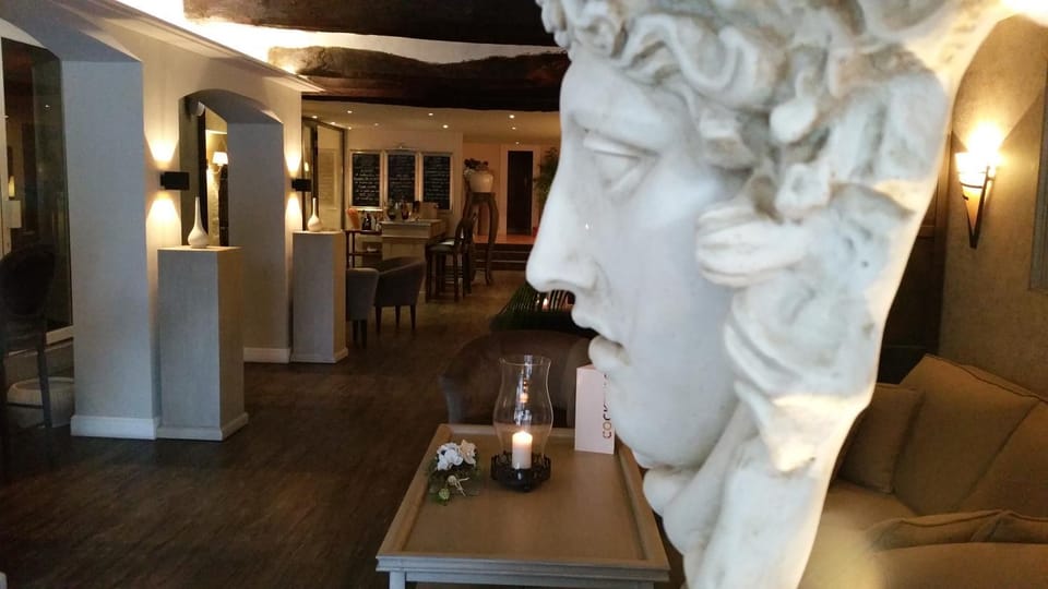 Facade/entrance, Lounge or bar