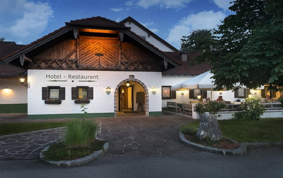 Facade/entrance, Night