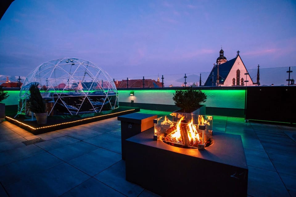 View (from property/room), Balcony/Terrace, Entertainment