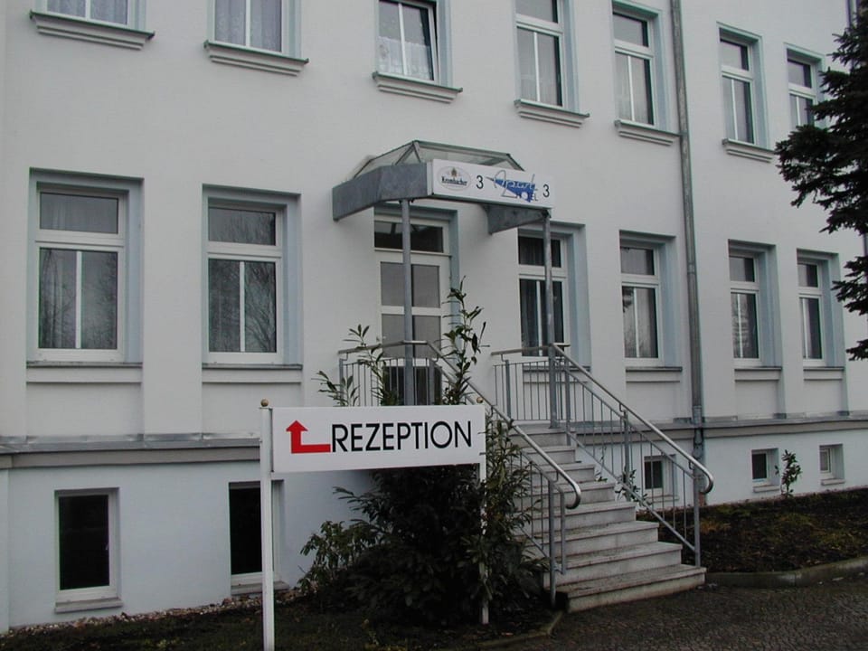 Property building, Property logo or sign, Logo/Certificate/Sign, Street view, Certificate/Award