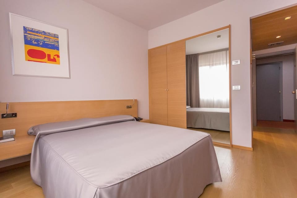 Bed, Bedroom, oven