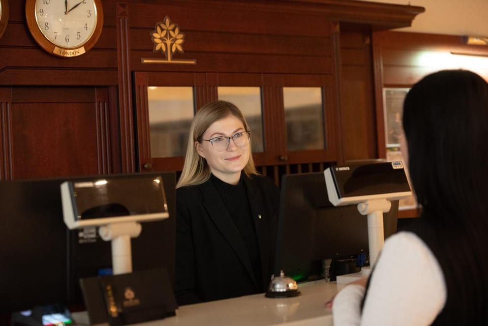 Staff, People, Lobby or reception, group of guests, hair dresser