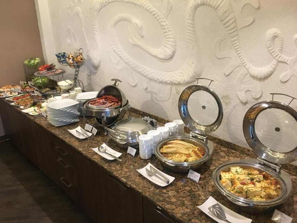 Restaurant/places to eat, Food close-up, Buffet breakfast