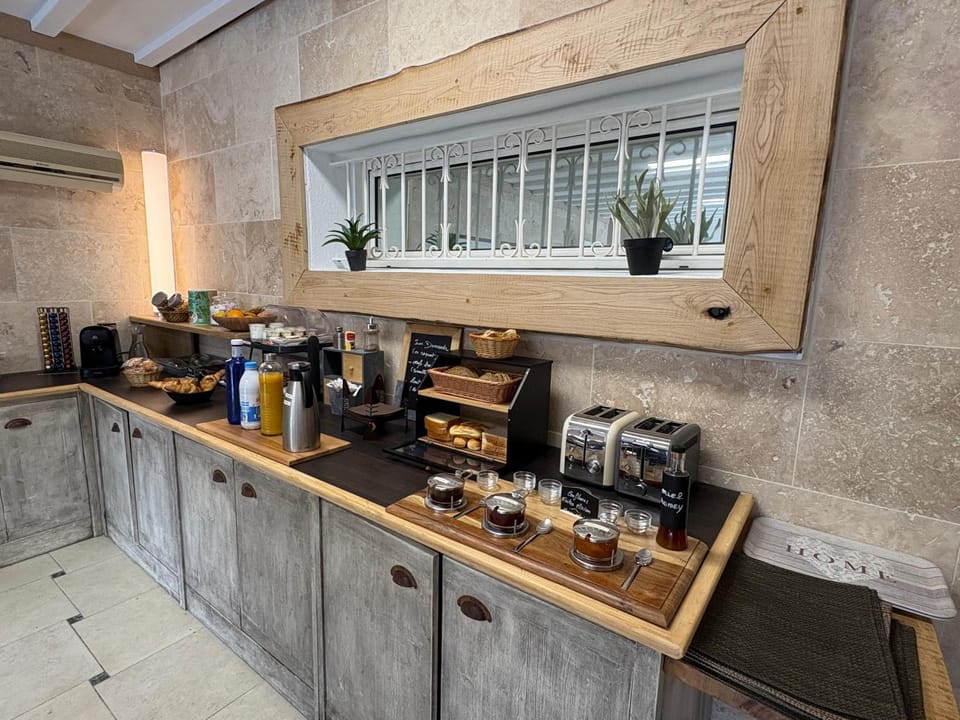 Coffee/tea facilities, Food and drinks, Food, Breakfast, Buffet breakfast, toaster