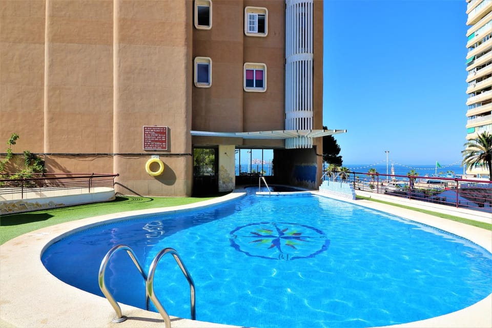 Property building, Day, Summer, Solarium, Balcony/Terrace, Decorative detail, On site, Swimming pool