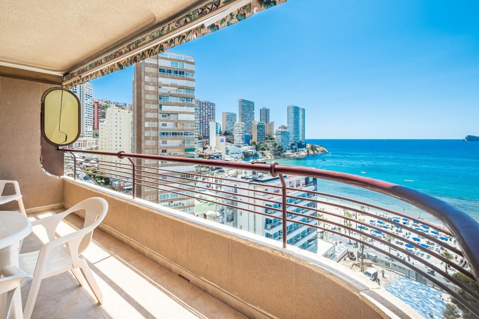 Day, Natural landscape, View (from property/room), Balcony/Terrace, Living room, City view, Sea view