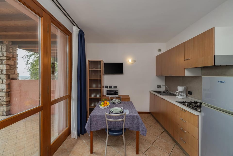 Residence Borgo Dei Limoni - Appartamenti con Garage Apartment hotel in Gargnano