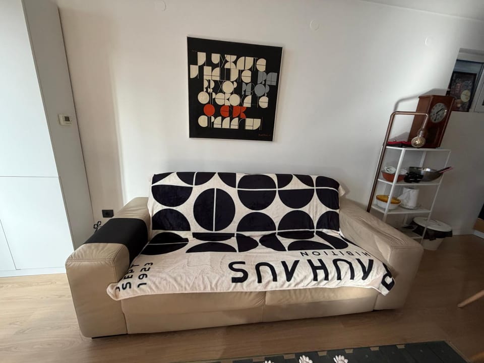 Living room, Photo of the whole room, Seating area