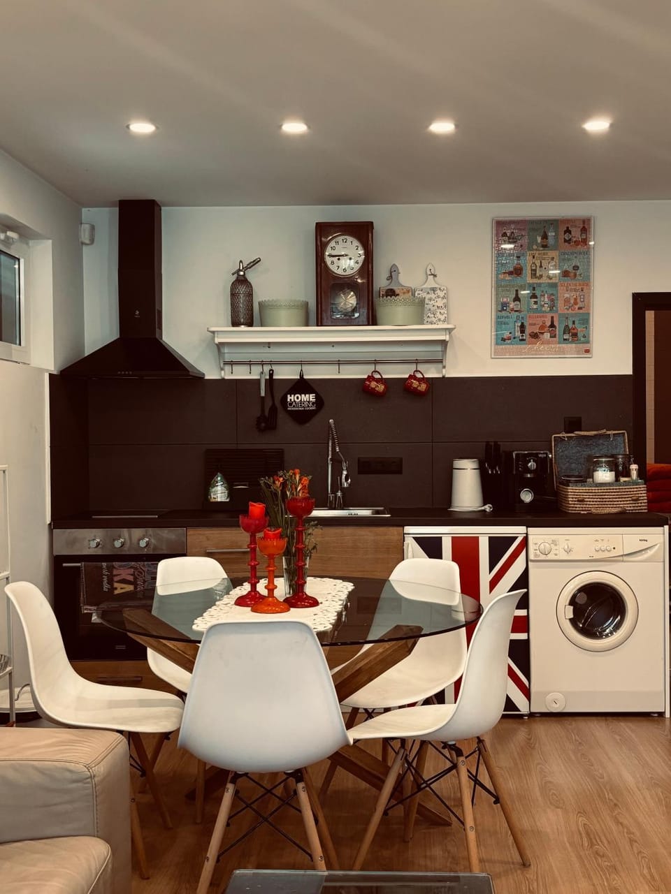 Kitchen or kitchenette, Living room, Dining area, oven, stove