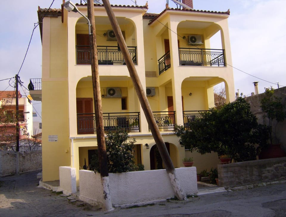 Katsaraki Fotini Apartment in Decentralized Administration of the Aegean