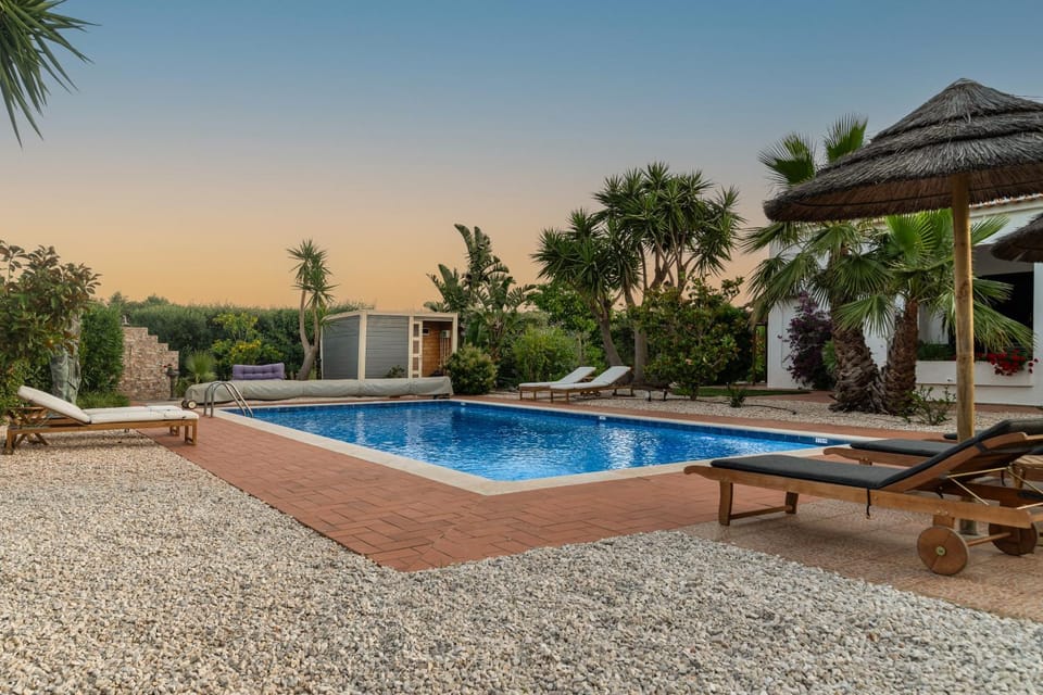 Day, Pool view, Swimming pool, sunbed