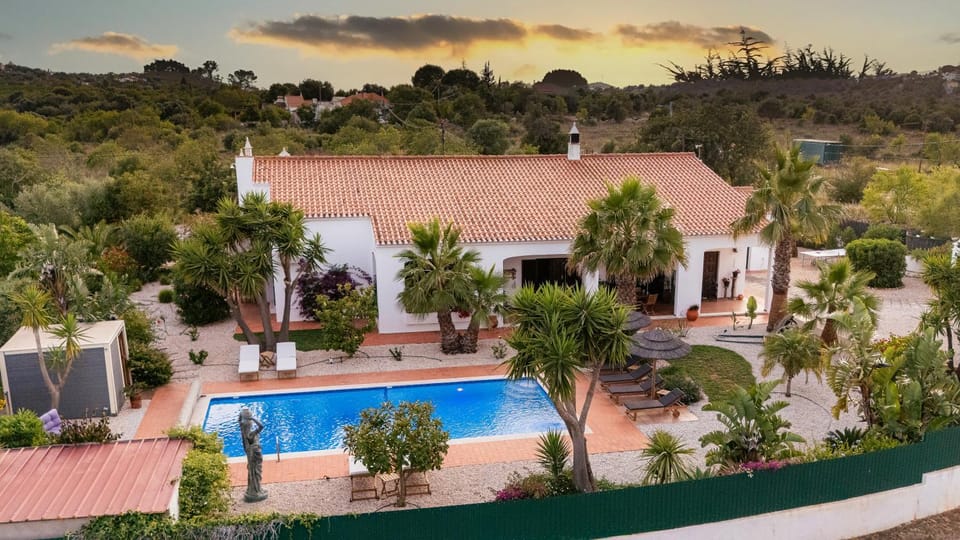 Property building, Spring, Day, Natural landscape, Garden, Garden view, Pool view, Swimming pool, sunbed