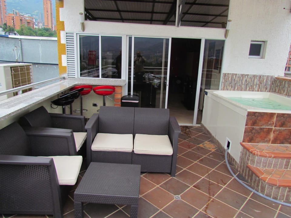 Patio, Balcony/Terrace