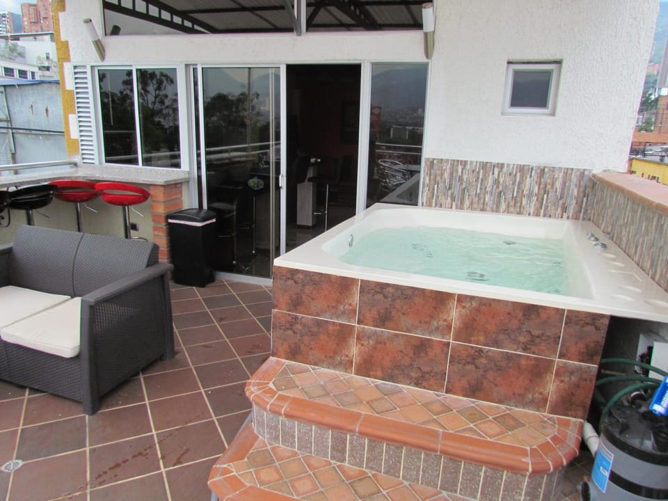 Hot Tub, Balcony/Terrace