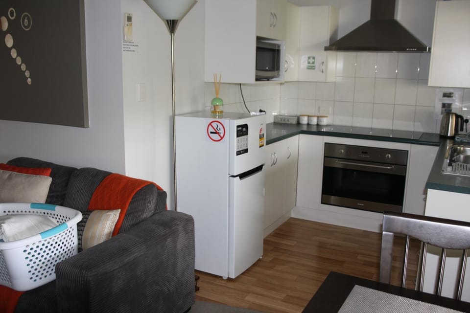 Kitchen or kitchenette, oven