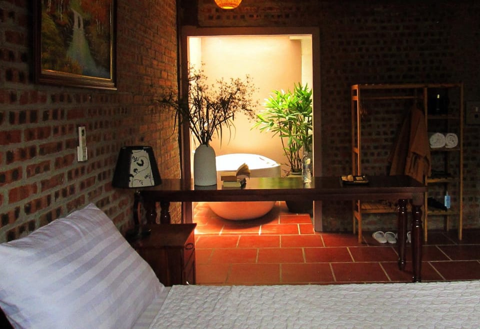 Bed, Living room, Photo of the whole room, Bedroom