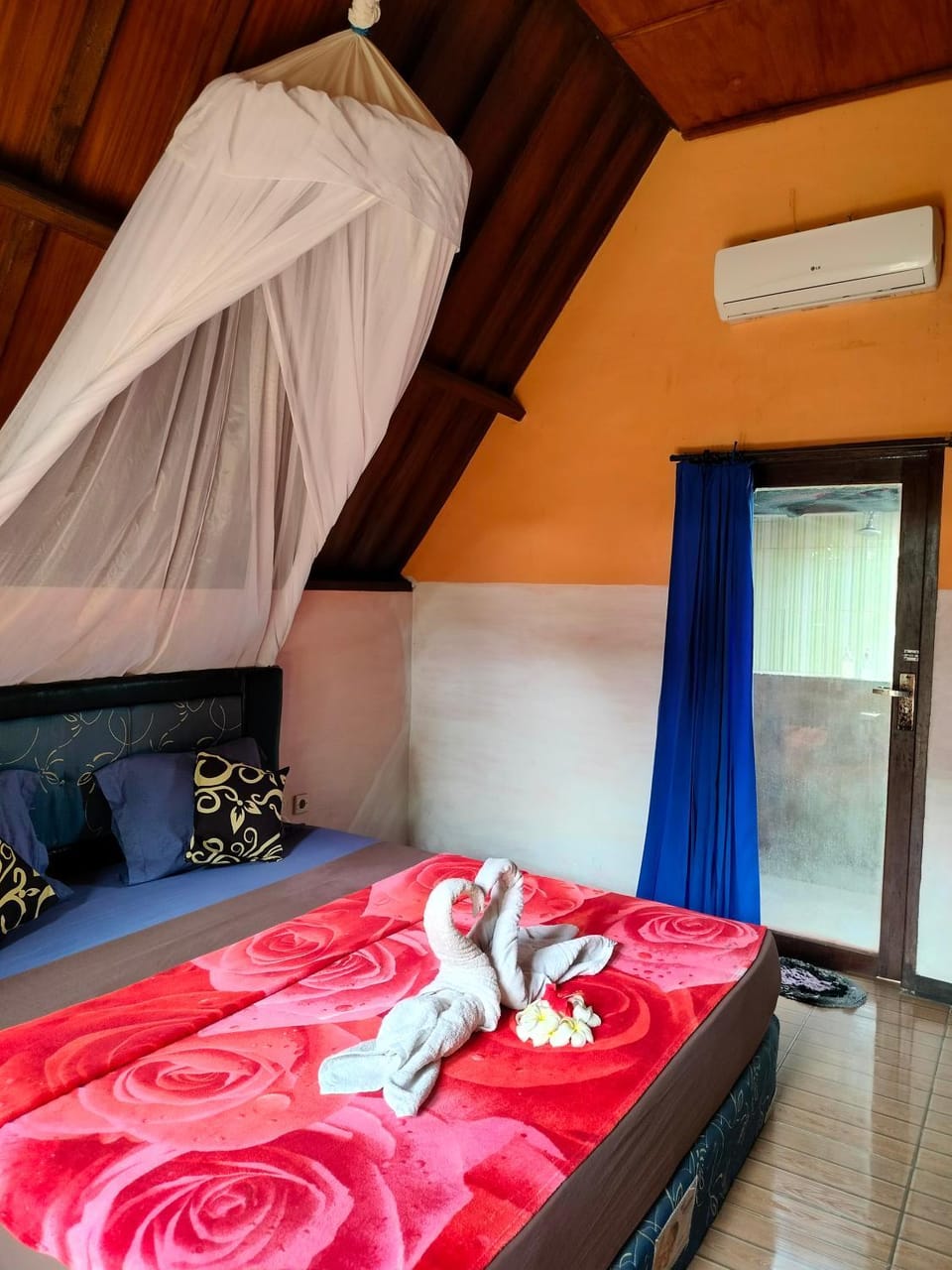 Bedroom, air conditioner