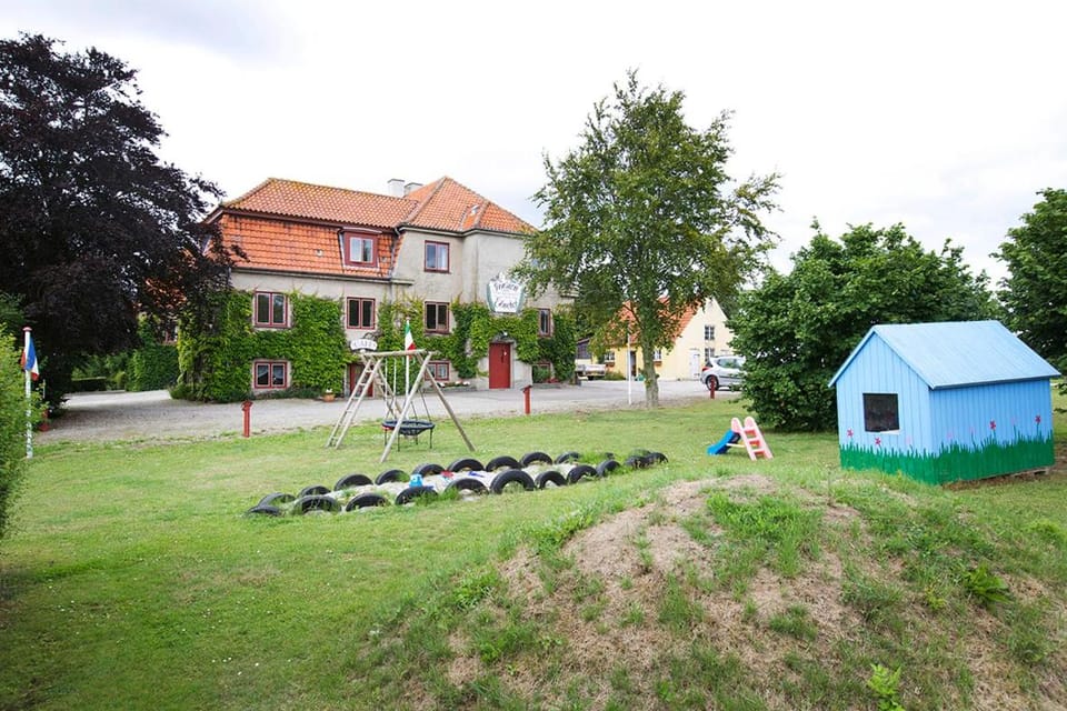 Property building, Garden