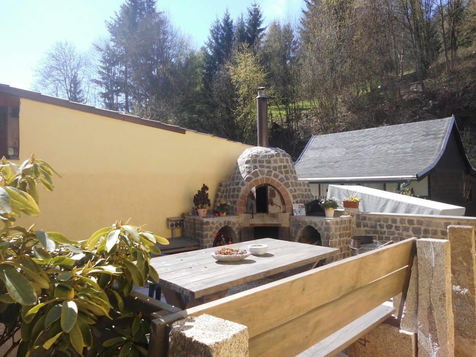 BBQ facilities, Garden, Balcony/Terrace