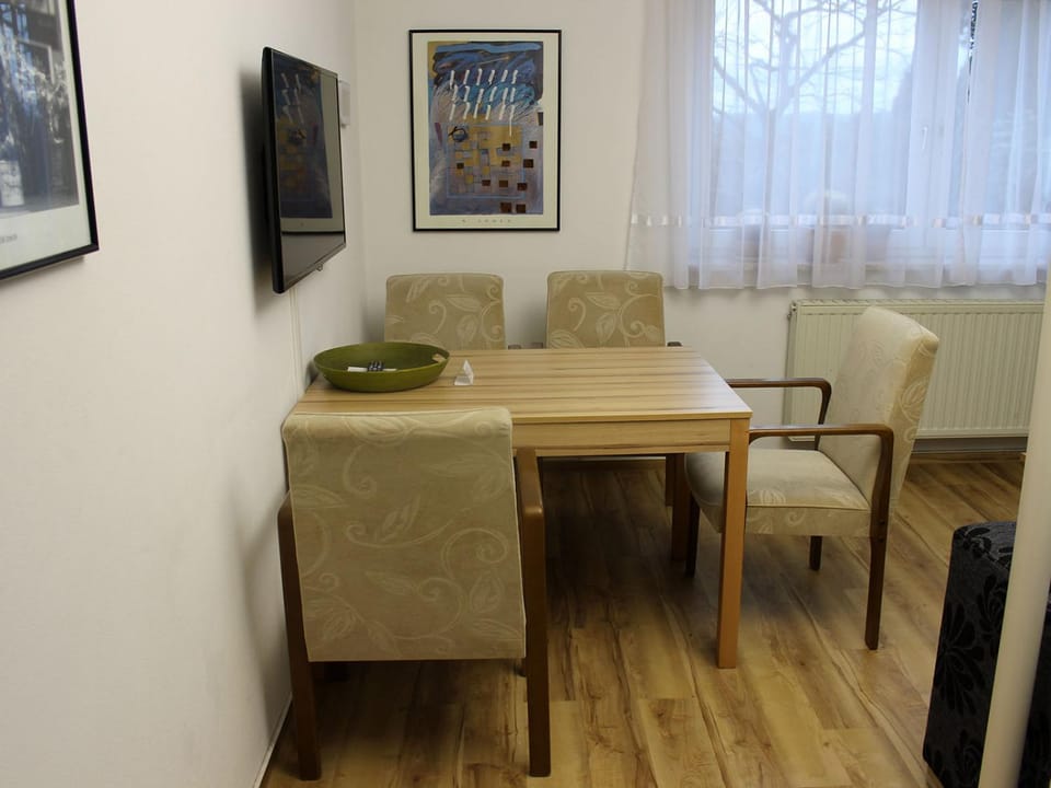 Living room, Photo of the whole room, Dining area