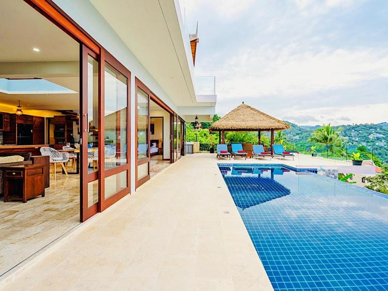 Mountain view, Pool view, Swimming pool