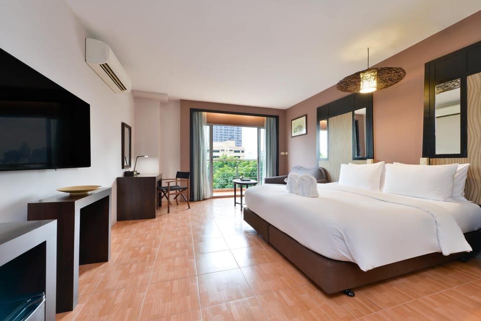 Royal View Resort - Rang Nam Hotel in Bangkok