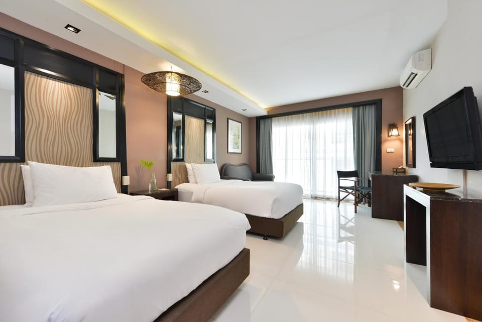 Royal View Resort - Rang Nam Hotel in Bangkok