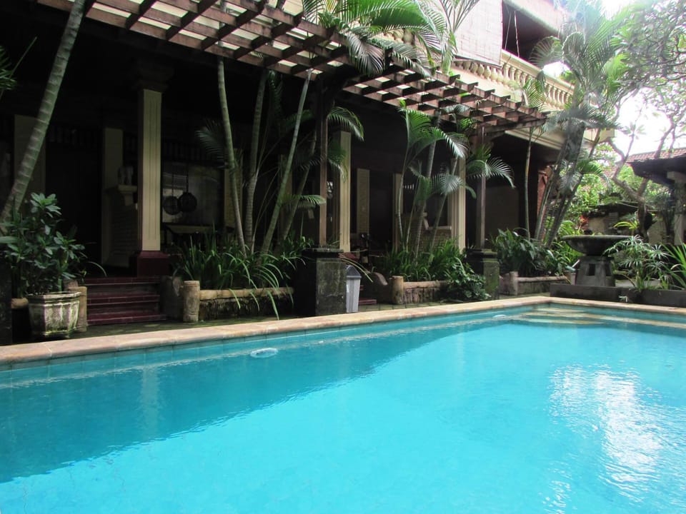 Property building, Day, Swimming pool