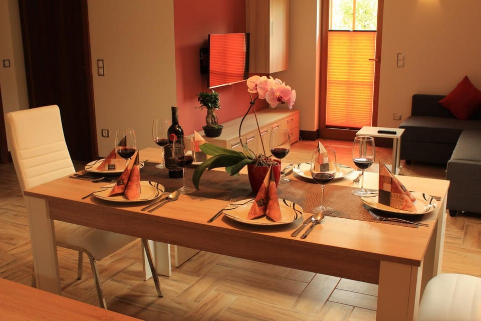 Living room, Seating area, Dining area