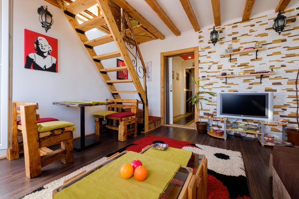 Living room, Dining area, River view