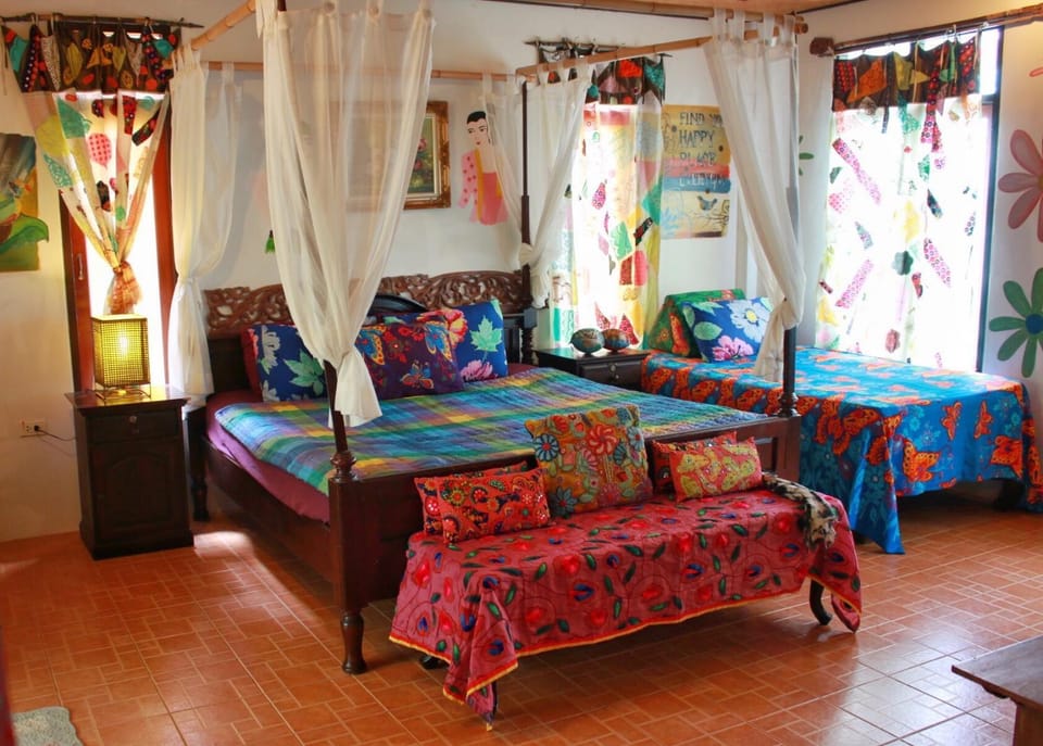 Bedroom, bunk bed