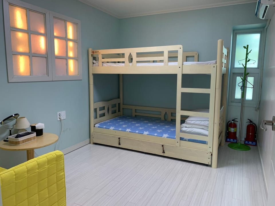 bunk bed