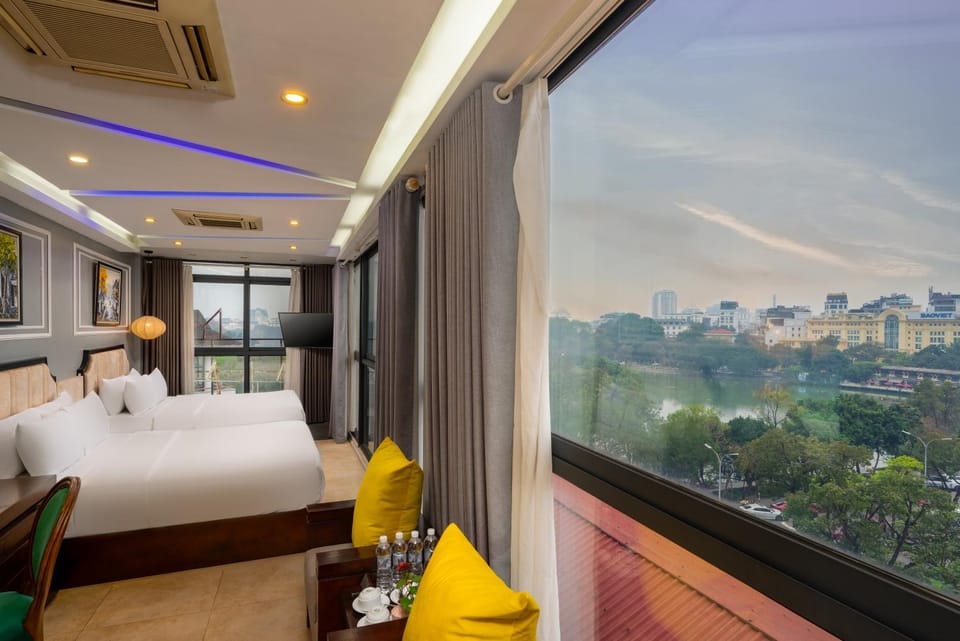 Bed, View (from property/room), Living room, Bedroom, Lake view