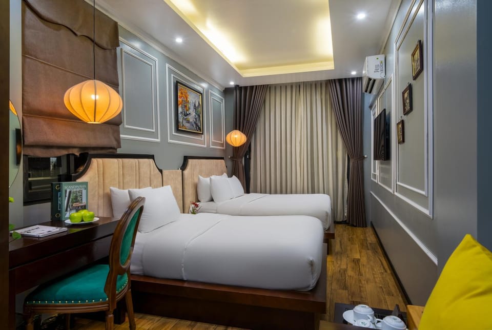 Bed, Living room, Bedroom