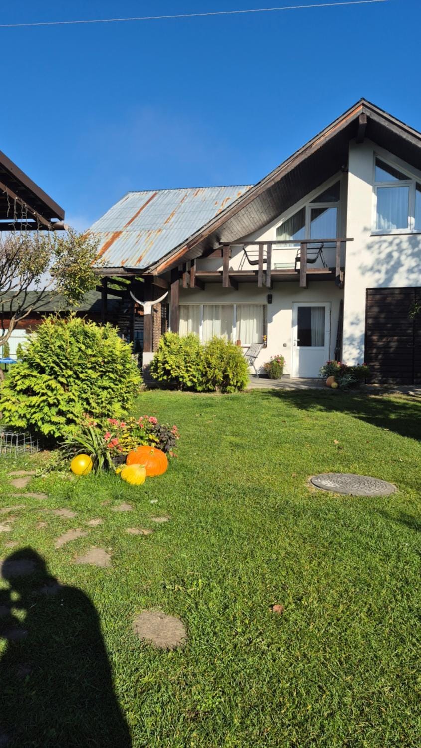 Захарова Оселя БАСЕЙН на території є Чан - Джакузі Bed and Breakfast in Lviv Oblast