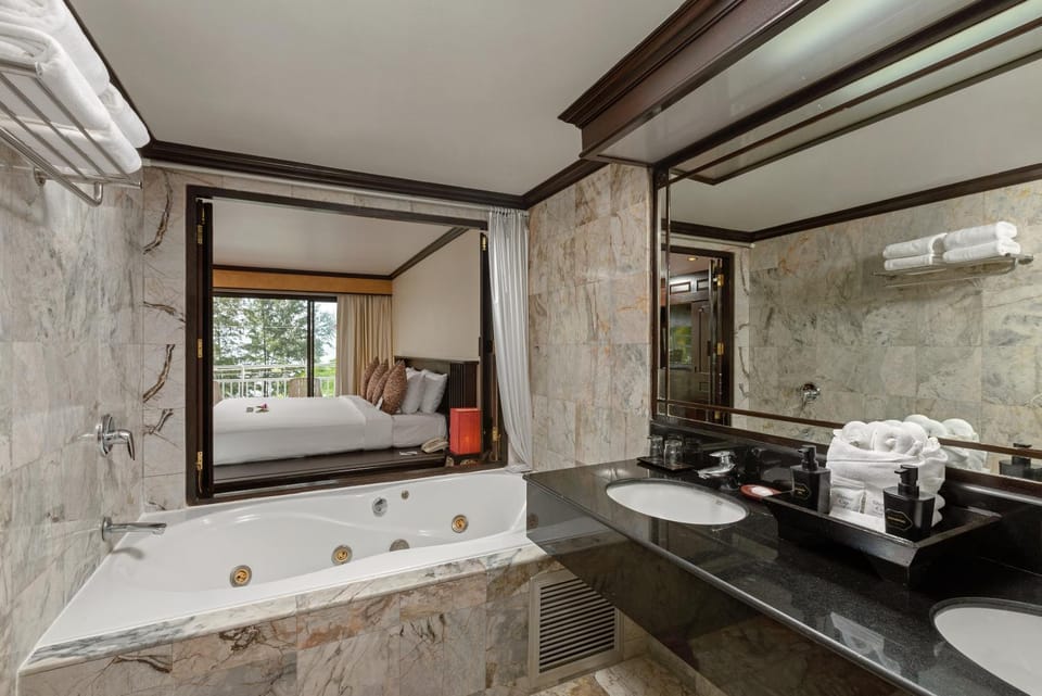 Bedroom, Bath