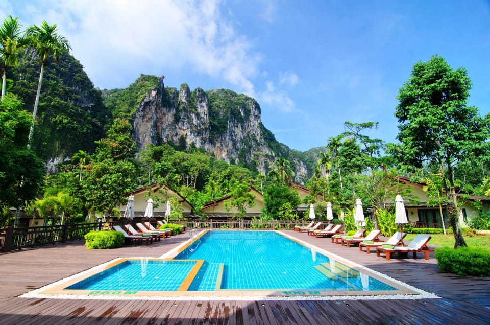 Swimming pool, Swimming pool