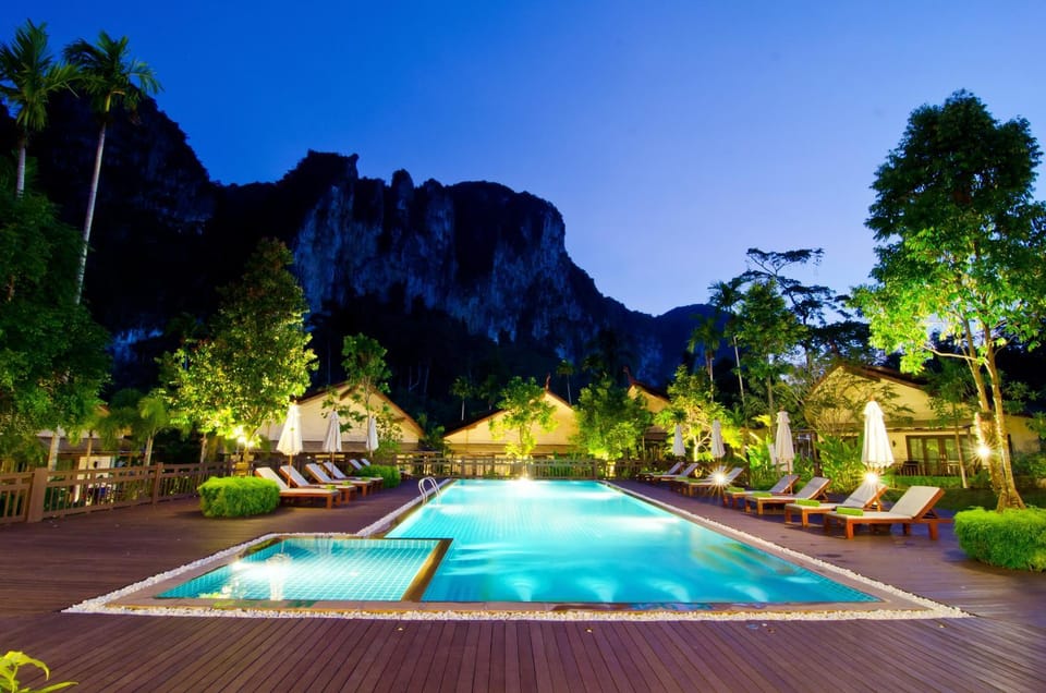 Swimming pool, Swimming pool