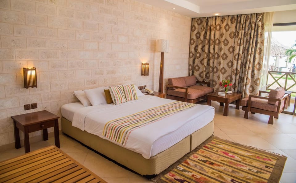 Bed, Photo of the whole room, Decorative detail, Bedroom