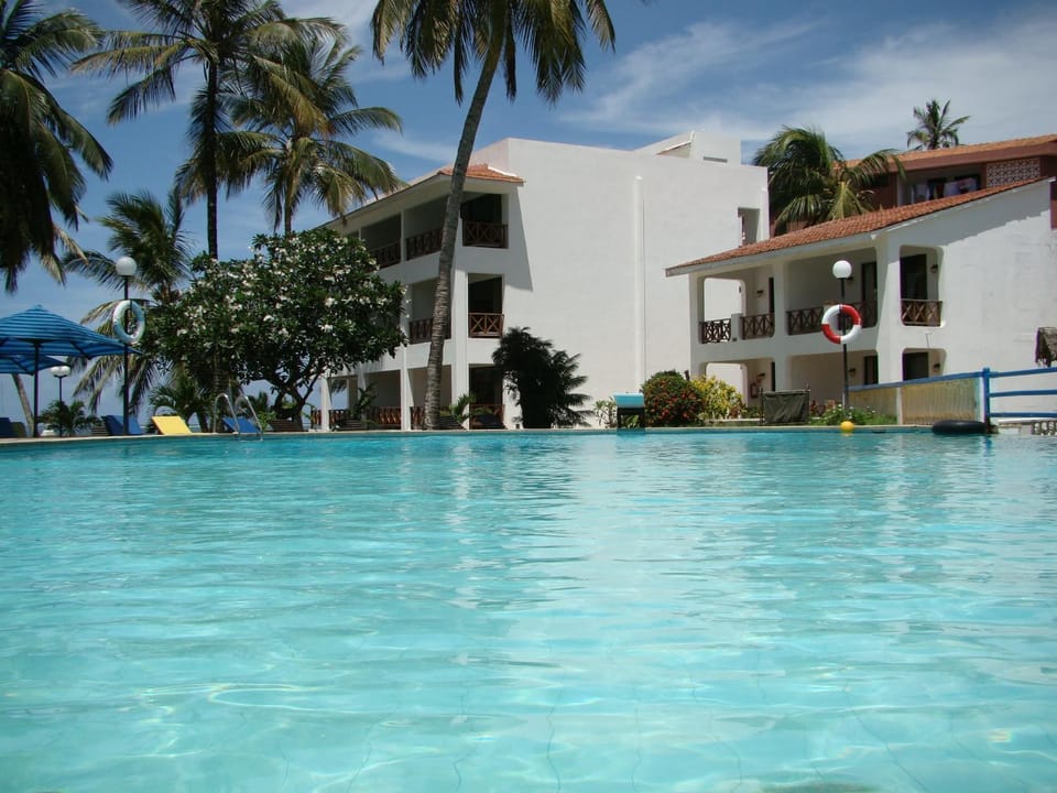 Pool view, Sea view