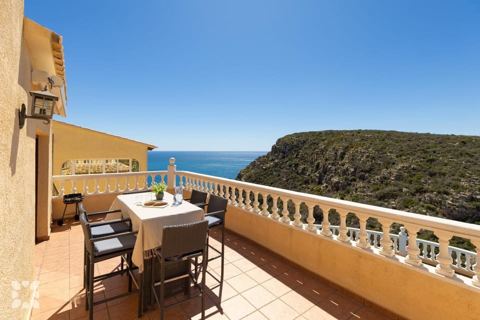 Patio, Nearby landmark, Day, Natural landscape, View (from property/room), Balcony/Terrace, Dining area, Mountain view, Sea view