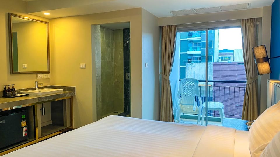 View (from property/room), View (from property/room), Balcony/Terrace, City view