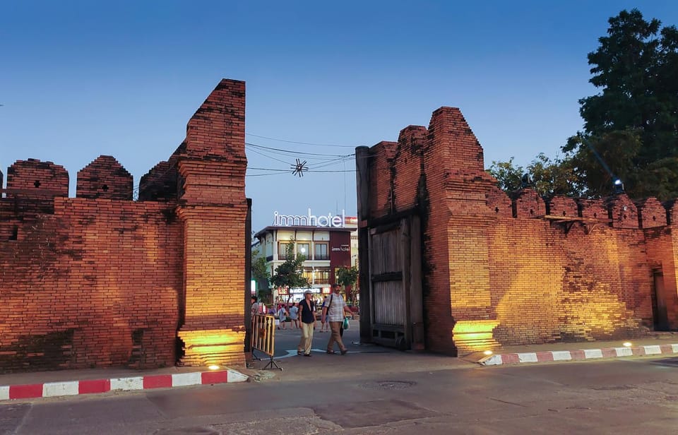 Nearby landmark, Location
