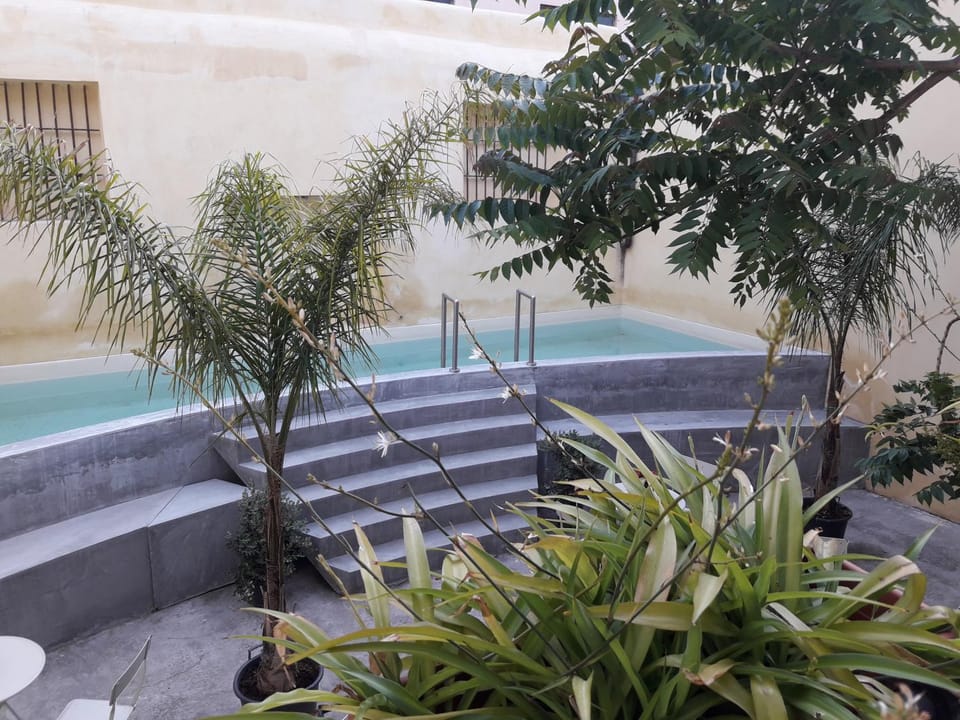 Swimming pool, Swimming pool