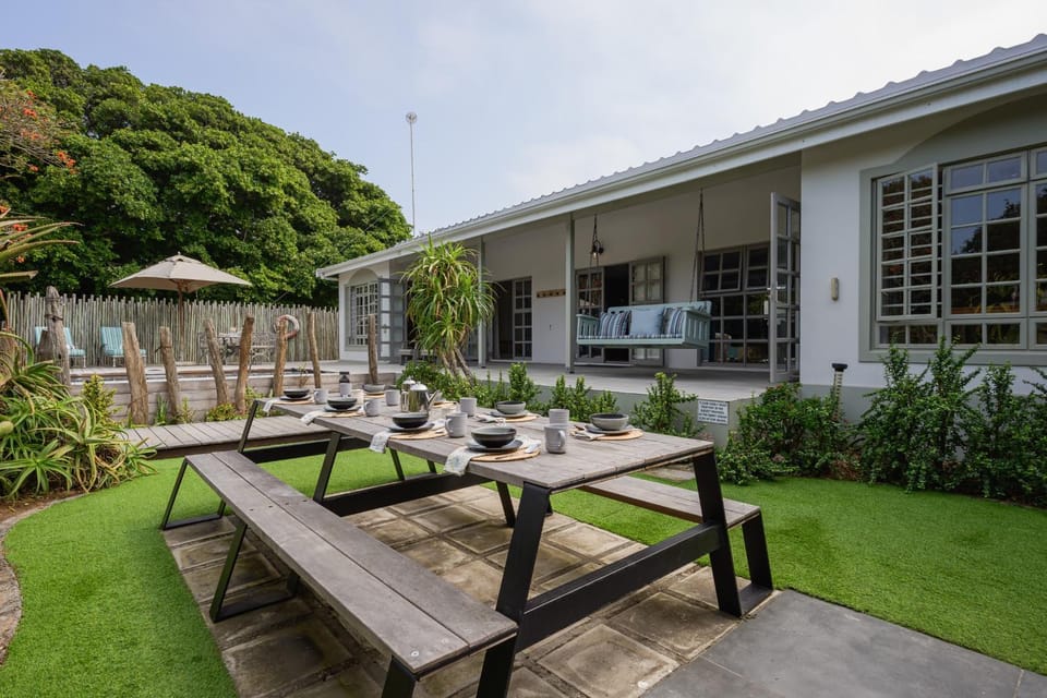 Garden, Seating area, Dining area