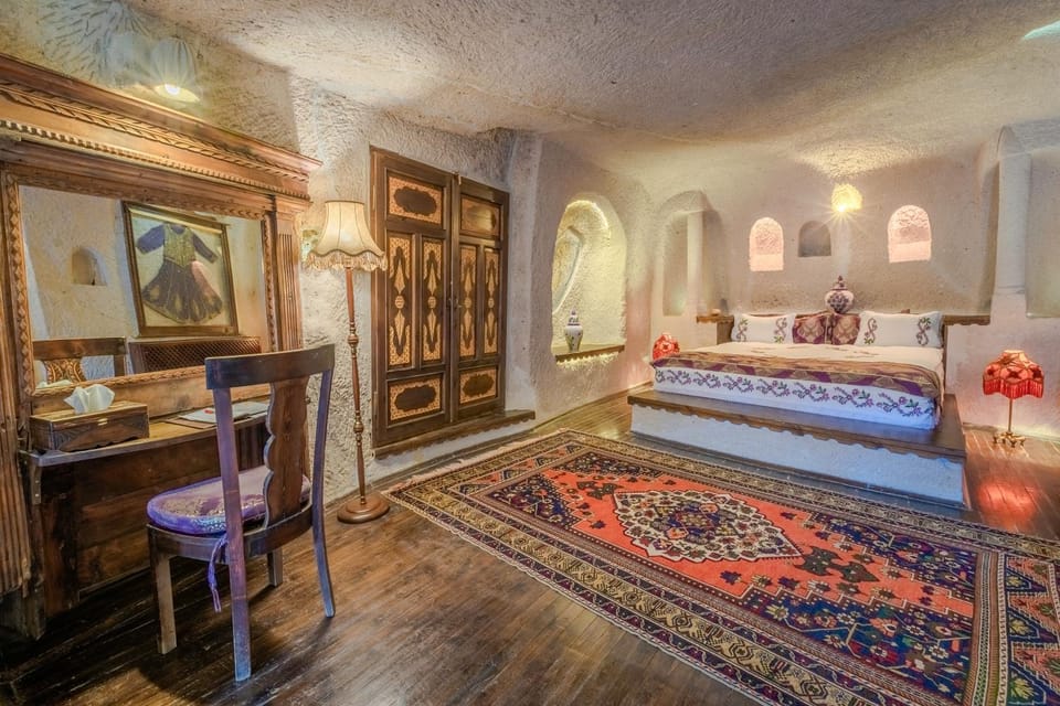 Bed, Hot Tub, Sauna, Coffee/tea facilities, Decorative detail, Bedroom, heating, wardrobe, air conditioner
