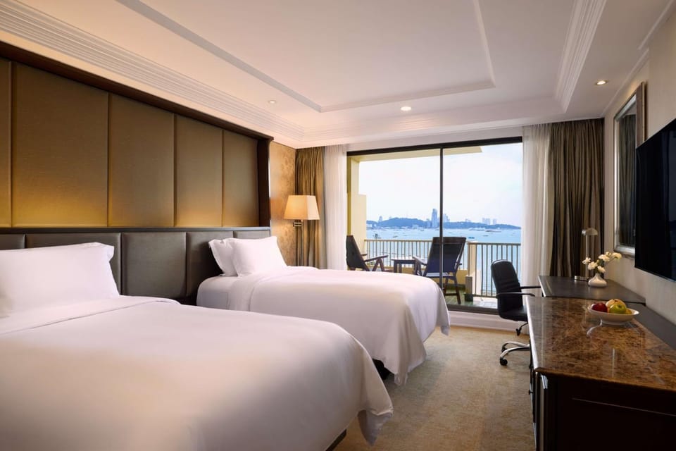 Bed, Balcony/Terrace, Bedroom, Sea view